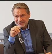 Hakan  Özoğlu